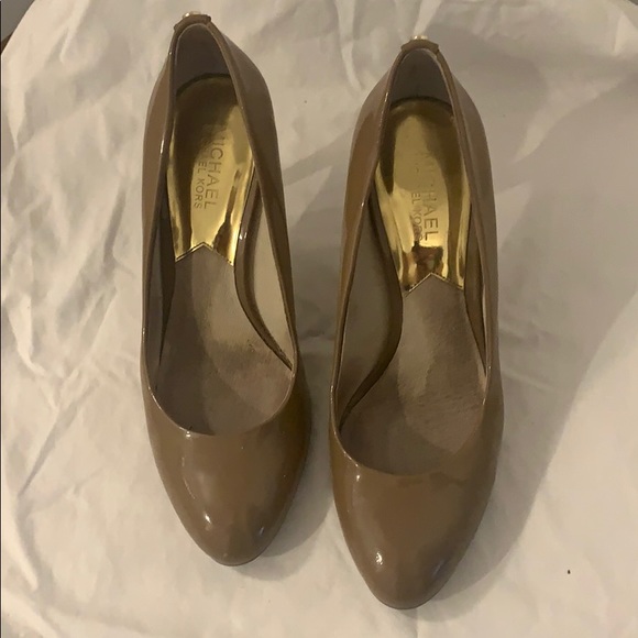 Michael Kors Jenna Flex Pump - Picture 6 of 6